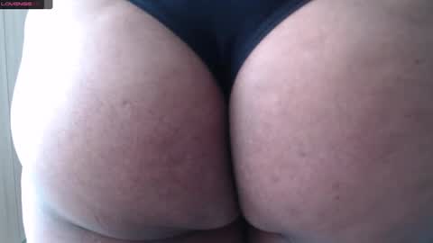 Snapshot of smilet_milf chatting on 10, 1, 2025 Smileth online show from 10, 1, 2025