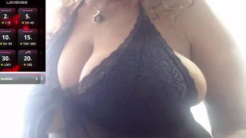Snapshot of smilet_milf chatting on 11, 1, 2025 Smileth online show from 11, 1, 2025