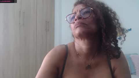 Snapshot of smilet_milf chatting on 19, 1, 2025 Smileth online show from 19, 1, 2025