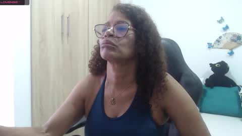 Snapshot of smilet_milf chatting on 5, 2, 2025 Smileth online show from 5, 2, 2025