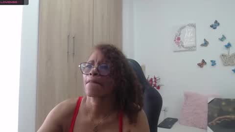 Snapshot of smilet_milf chatting on 19, 2, 2025 Smileth online show from 19, 2, 2025