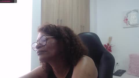 Snapshot of smilet_milf chatting on 21, 2, 2025 Smileth online show from 21, 2, 2025
