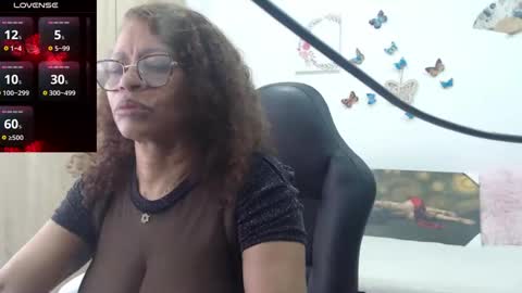 Snapshot of smilet_milf chatting on 23, 2, 2025 Smileth online show from 23, 2, 2025