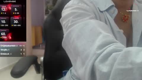 Snapshot of smilet_milf chatting on 10, 3, 2025 Smileth online show from 10, 3, 2025