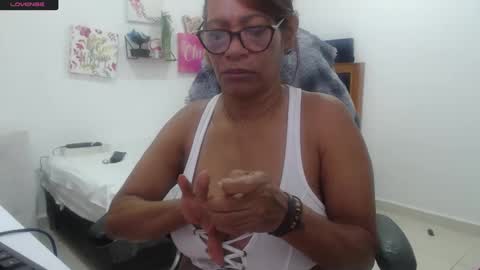 Snapshot of smilet_milf chatting on 19, 9, 2025 Smileth online show from 19, 9, 2025