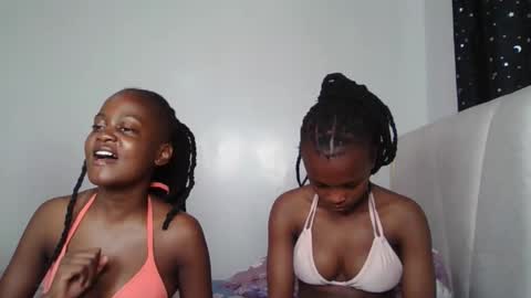 smiley luv1 online show from 16, 12, 2025