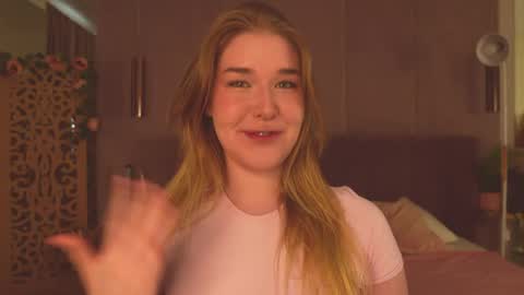 Snapshot of smiley_mia_ chatting on 27, 5, 2026 Mia online show from 27, 5, 2026