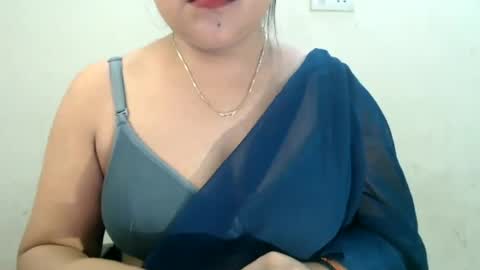 Snapshot of smiley_queen99 chatting on 13, 6, 2026 smiley online show from 13, 6, 2026