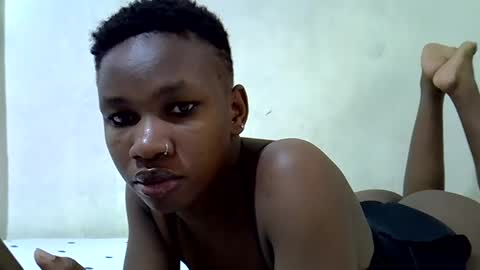 Snapshot of smilingpusssy chatting on 25, 12, 2024 smilingpusssy online show from 25, 12, 2024