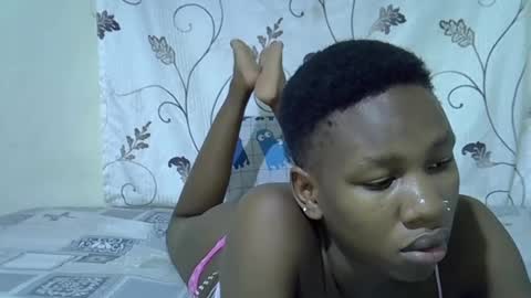 Snapshot of smilingpusssy chatting on 4, 1, 2025 smilingpusssy online show from 4, 1, 2025