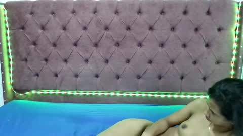 JONH SMITH AND ALIX SMITH online show from 22, 12, 2024