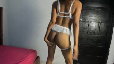 JONH SMITH AND ALIX SMITH online show from 6, 10, 2025