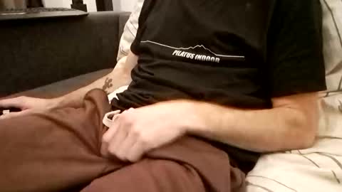 Snapshot of smokeandwatching chatting on 7, 11, 2025 Smokeandwatching online show from 7, 11, 2025