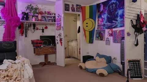 Snapshot of smokihippi chatting on 21, 11, 2025 Big Dawg online show from 21, 11, 2025