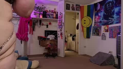 Snapshot of smokihippi chatting on 28, 11, 2025 Big Dawg online show from 28, 11, 2025