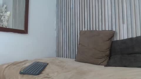 Snapshot of smoothalpha_ chatting on 5, 1, 2026 Ethan online show from 5, 1, 2026