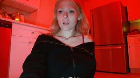 sneakyalicek online show from 17, 4, 2026