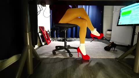 MISS SISSY CHERI online show from 28, 2, 2025