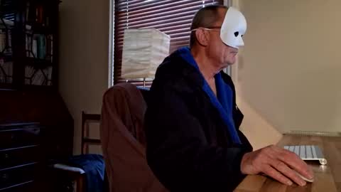 Snapshot of snooty05 chatting on 27, 1, 2025 Snooty online show from 27, 1, 2025