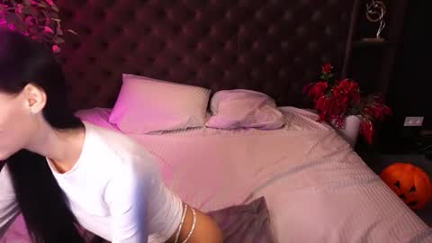 snow_whiteeex online show from 4, 11, 2025