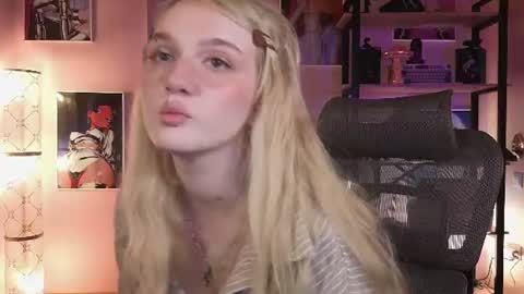 Snapshot of snowflakeskitty chatting on 30, 7, 2026 Ellie online show from 30, 7, 2026