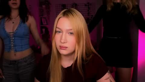 Snapshot of so_hot_rosalie chatting on 4, 5, 2026 so_hot_rosalie online show from 4, 5, 2026