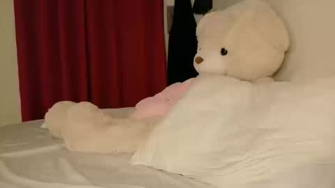 Babygirl Ivy online show from 19, 10, 2025