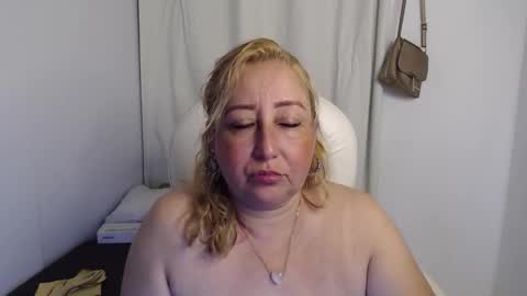 soffi_hott online show from 4, 10, 2025