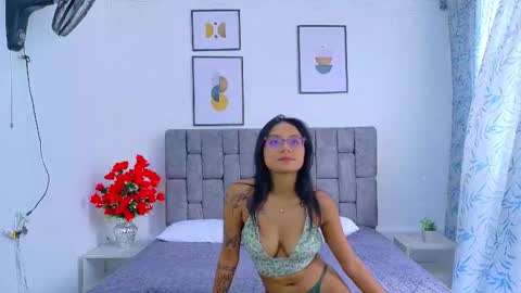 SOFFI AND CHISTOPHER online show from 7, 1, 2026