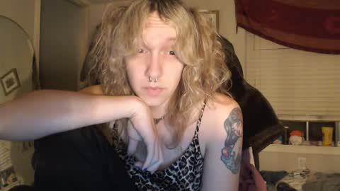 Snapshot of soffpurr chatting on 27, 3, 2026 Lilytea online show from 27, 3, 2026