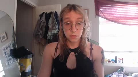 Snapshot of soffpurr chatting on 30, 3, 2026 Lilytea online show from 30, 3, 2026