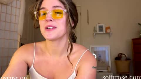 Snapshot of sofftrose chatting on 5, 1, 2025 Julia online show from 5, 1, 2025
