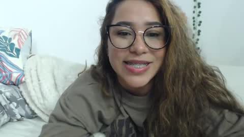 Snapshot of sofi4__ chatting on 28, 2, 2025 sofi online show from 28, 2, 2025