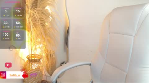 Snapshot of sofi_lennox chatting on 7, 7, 2026 Sofi online show from 7, 7, 2026