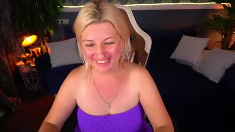 Snapshot of sofi_moonnn chatting on 4, 8, 2026 Sofi online show from 4, 8, 2026