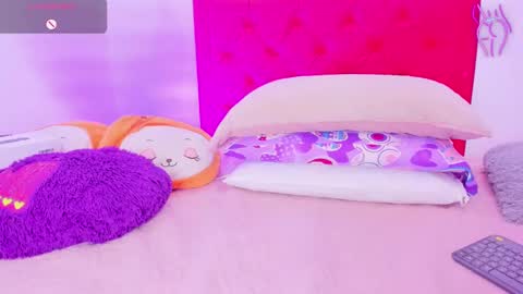 Snapshot of sofia_girl_ chatting on 4, 12, 2024 SOFIA online show from 4, 12, 2024