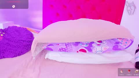 Snapshot of sofia_girl_ chatting on 15, 12, 2024 SOFIA online show from 15, 12, 2024