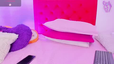 Snapshot of sofia_girl_ chatting on 12, 1, 2025 SOFIA online show from 12, 1, 2025