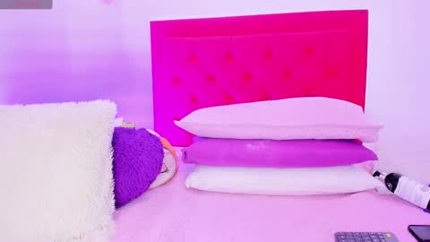 Snapshot of sofia_girl_ chatting on 13, 1, 2025 SOFIA online show from 13, 1, 2025