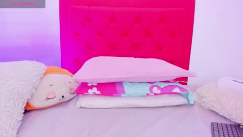 Snapshot of sofia_girl_ chatting on 5, 3, 2025 SOFIA online show from 5, 3, 2025