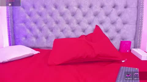 Snapshot of sofia_girl_ chatting on 23, 10, 2025 SOFIA online show from 23, 10, 2025