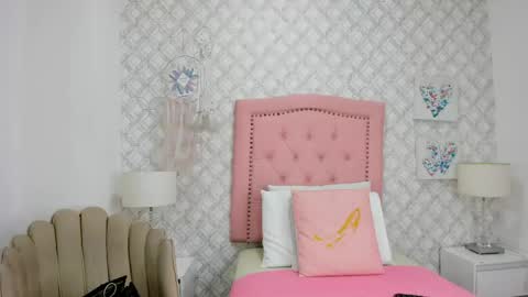Snapshot of sofia_martinez9 chatting on 30, 5, 2026 sofia_martinez9 online show from 30, 5, 2026