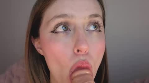     online show from 1, 12, 2025