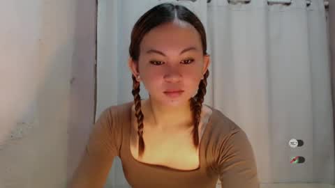 sofia_sweetheart18 online show from 29, 6, 2026
