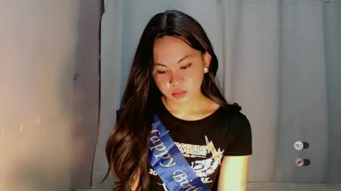 sofia_sweetheart18 online show from 4, 7, 2026