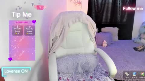 Sofia Thomson online show from 20, 9, 2025