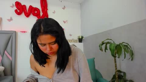 Snapshot of sofia_villareal chatting on 2, 3, 2026 Sofa online show from 2, 3, 2026