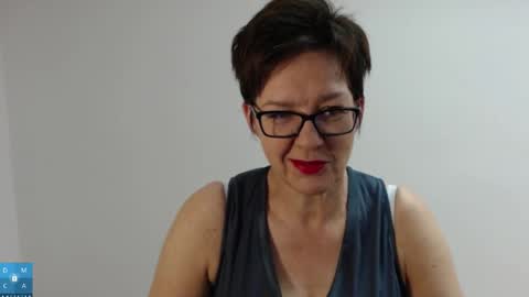 Sofie Velvet online show from 5, 10, 2025