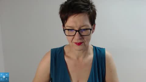 Sofie Velvet online show from 18, 12, 2025