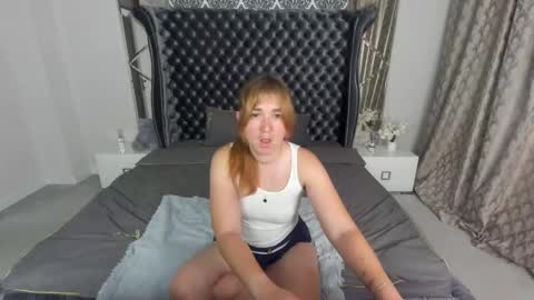 Snapshot of sofii_darling chatting on 12, 10, 2025 sofii_darling online show from 12, 10, 2025